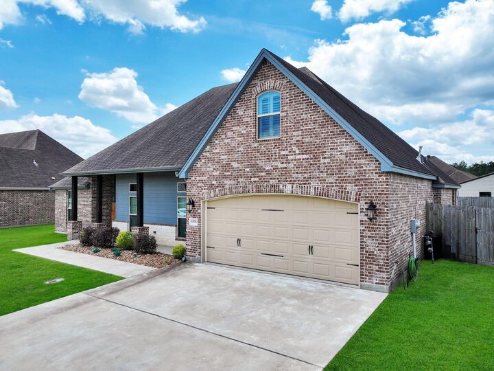 Property Photo:  6535 Columbus Cirle  TX 77657 