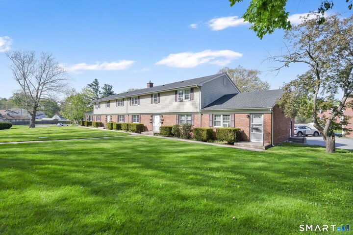 Property Photo:  295 Bidwell Street C  CT 06040 