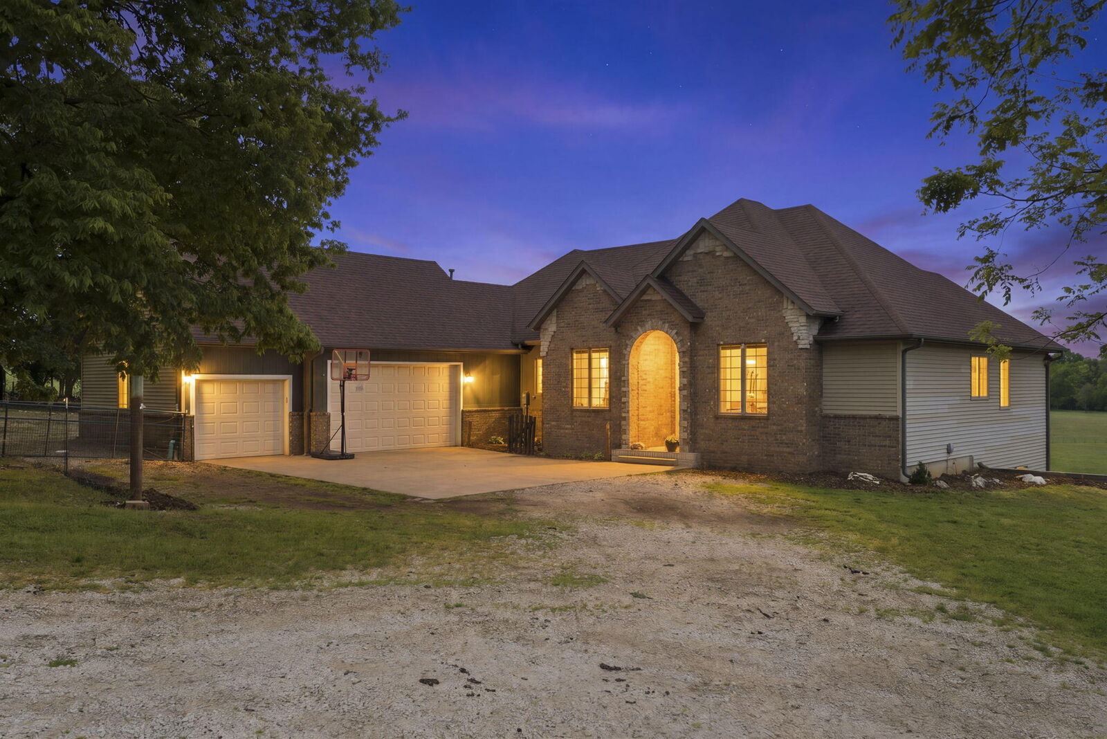 Property Photo: 8202 N Farm Road 53 MO 65770