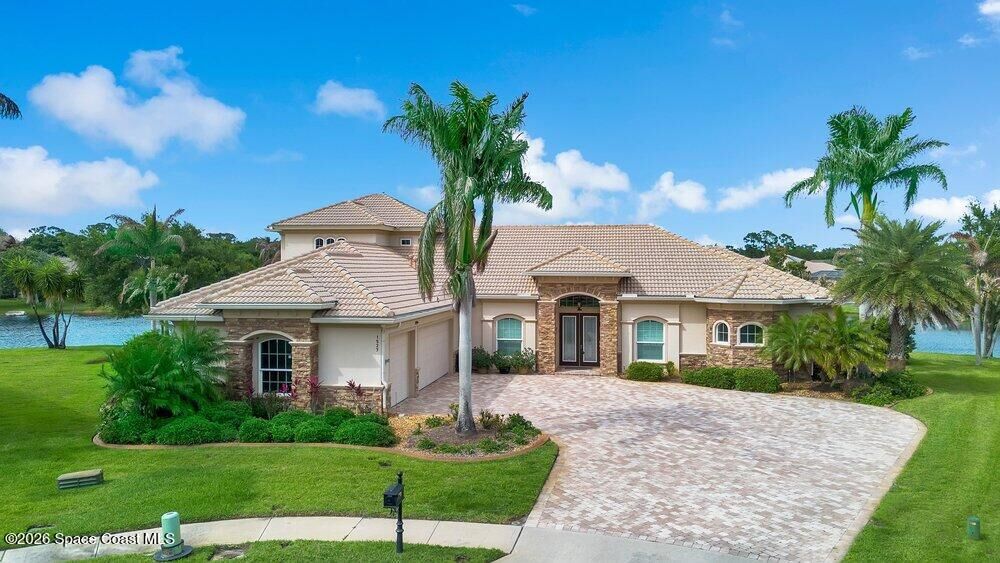 Property Photo:  1527 Abberton Court  FL 32934 
