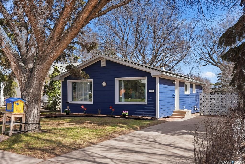 Photo de la propriété:  1722 Alexandra Avenue  SK S7K 3C5 