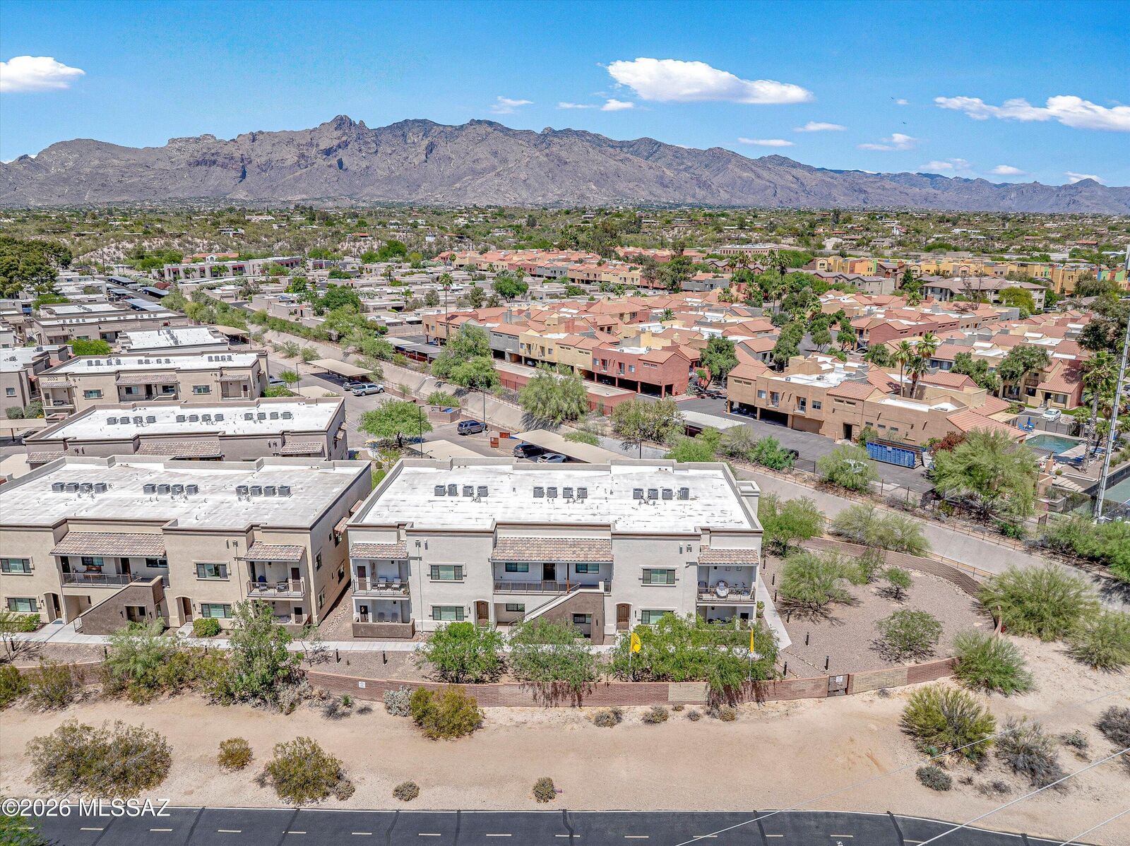 Property Photo:  2042 E River Road 204  AZ 85718 