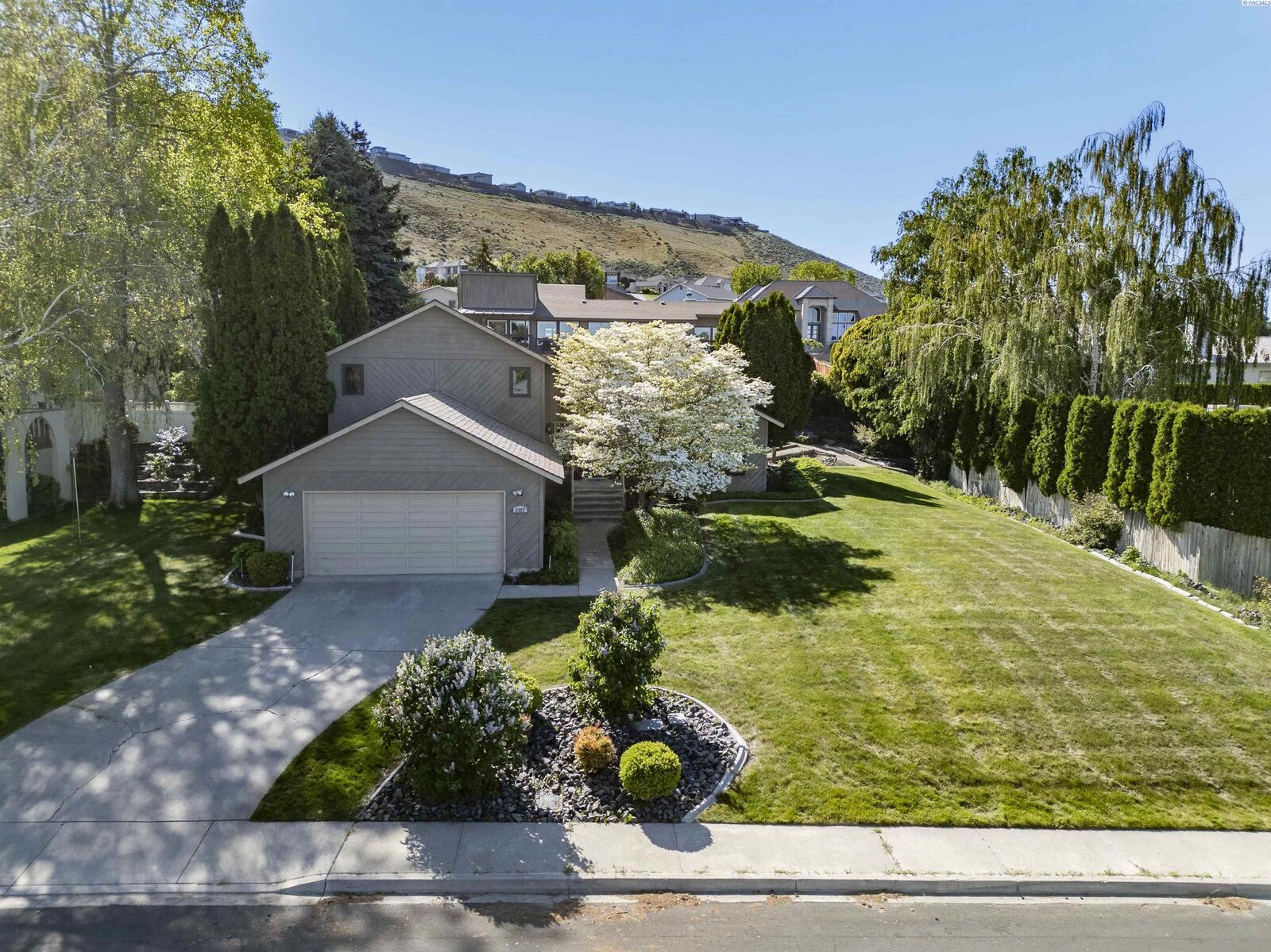 Property Photo:  2507 Dawn Hill Court  WA 99352 