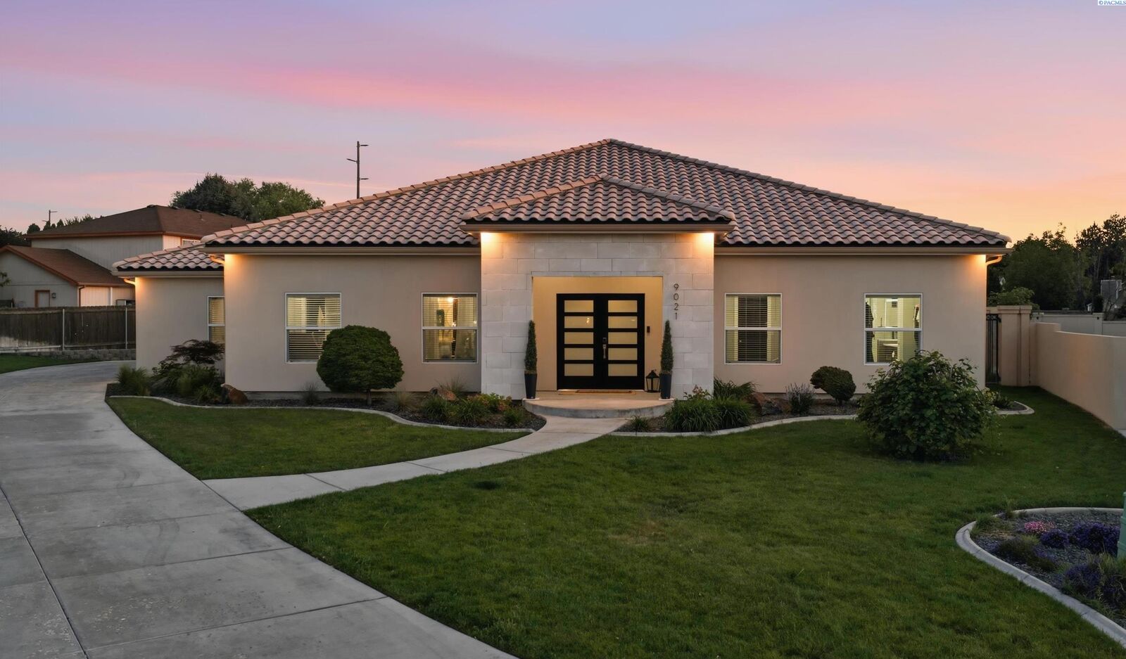 Property Photo:  9021 W Rio Grande Ave  WA 99336 