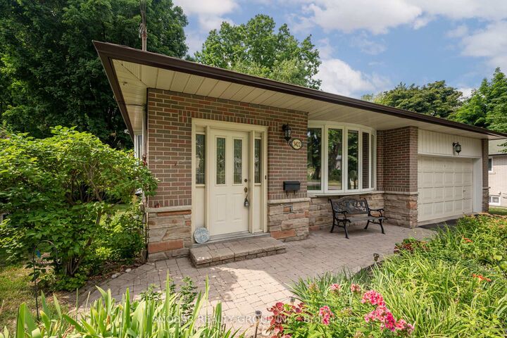 Property Photo: 3422 Credit Heights Drive ON L5C 2L9