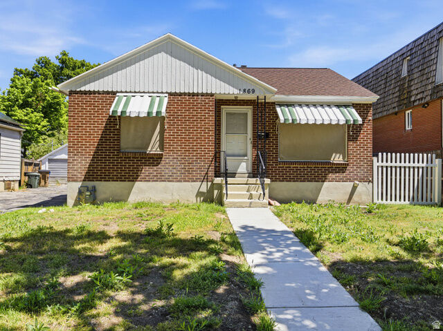 Property Photo:  1869 S 200 E  UT 84115 