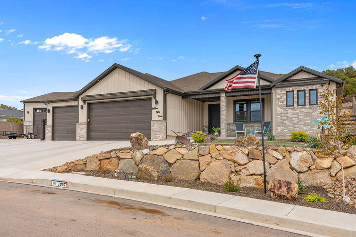 Property Photo:  1857 S Oak Springs Rd  UT 84721 