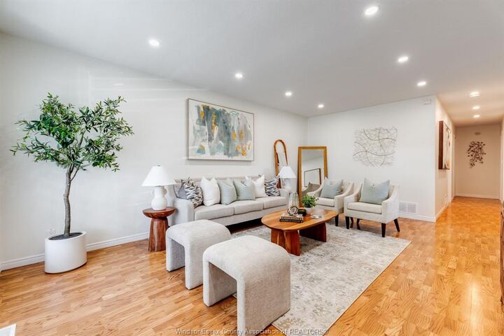Property Photo:  60 Canal Street East  ON N0P 2L0 