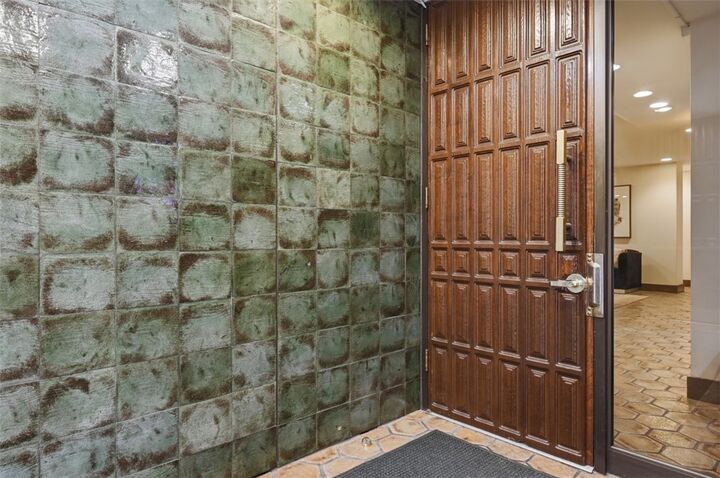 Property Photo:  540 N Neville 305  PA 15213 
