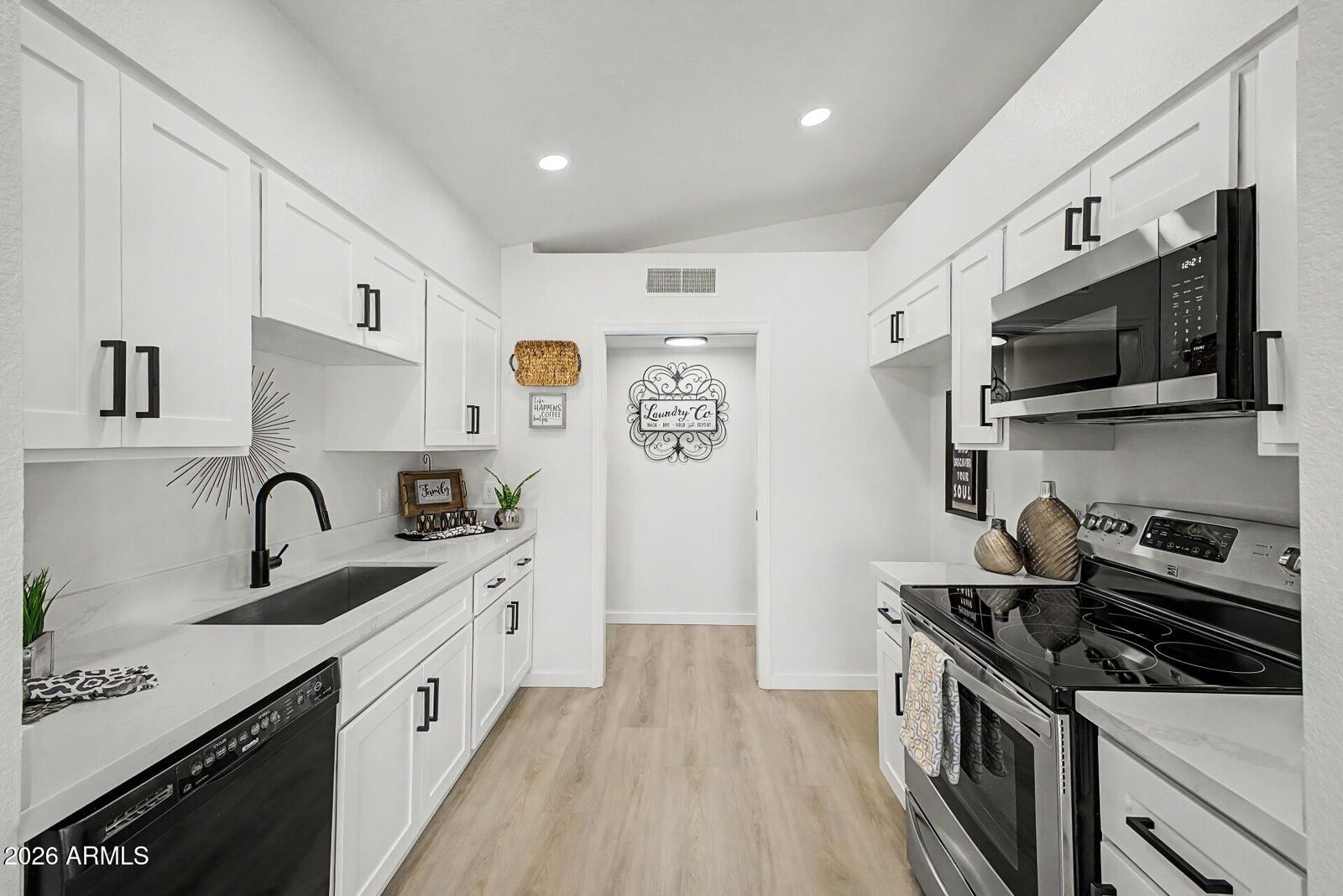 Property Photo:  3660 W Bluefield Avenue  AZ 85308 