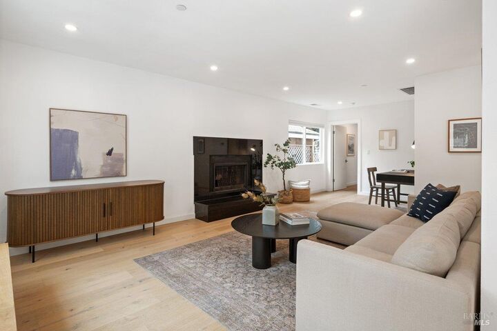 Property Photo:  35 Hillview Avenue  CA 94901 