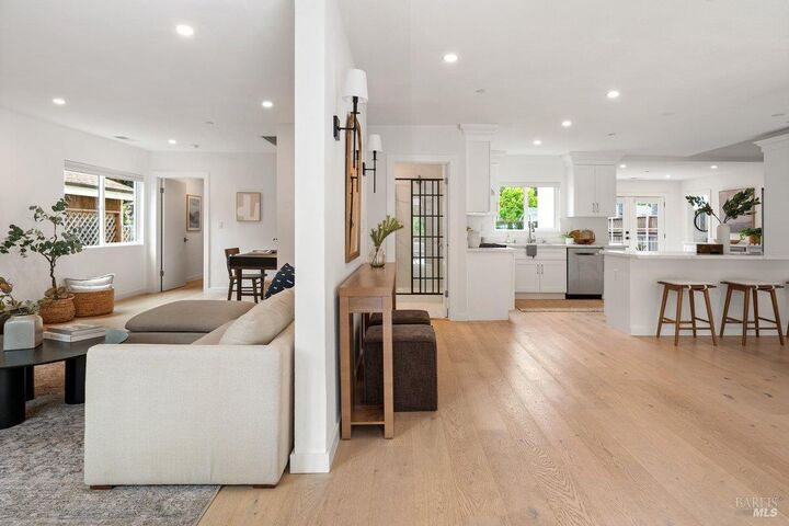 Property Photo: 35 Hillview Avenue CA 94901