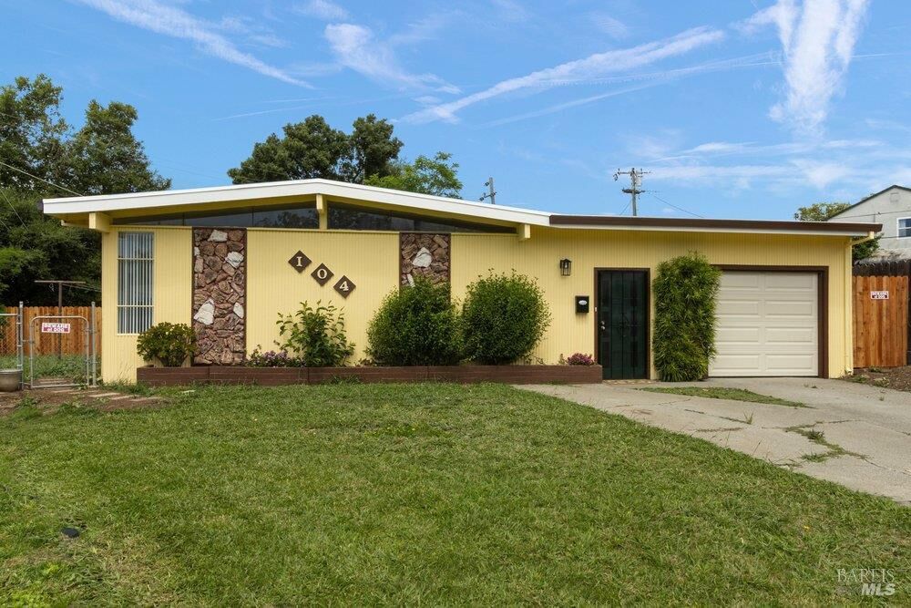 Property Photo:  104 Wedgewood Court  CA 94591 