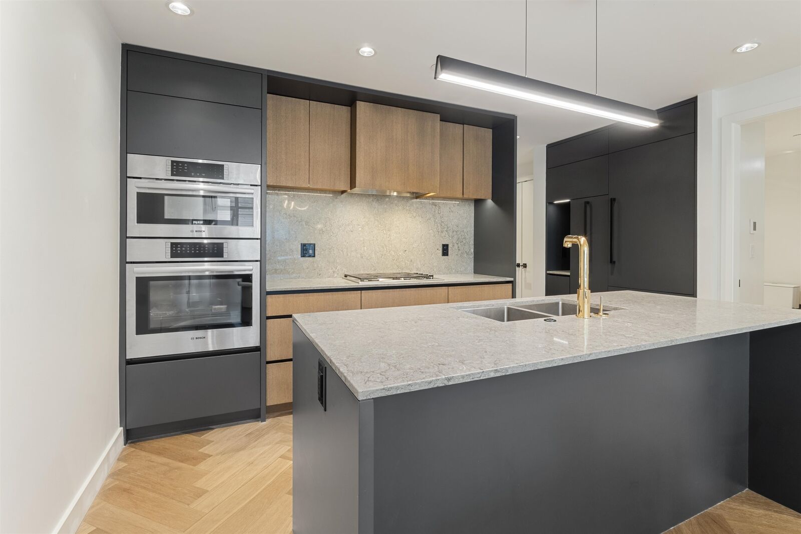 Property Photo:  458 W 63rd Avenue 107  BC V5X 2J4 