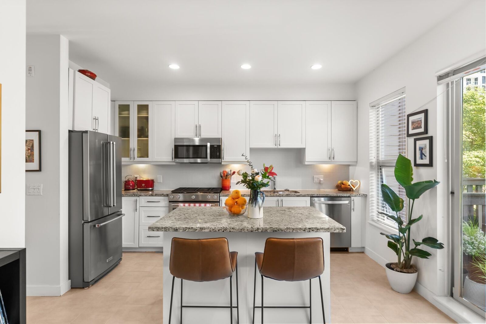 Property Photo:  307 E 15th Street 3  BC V7L 2R6 
