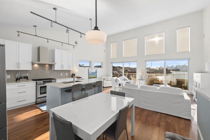 Property Photo:  415 W Esplanade Avenue 20  BC V7M 1A6 