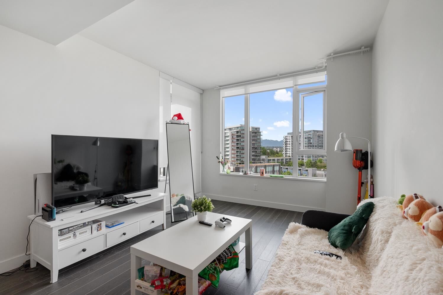 Property Photo:  7468 Lansdowne Road 1007  BC V7C 0B7 
