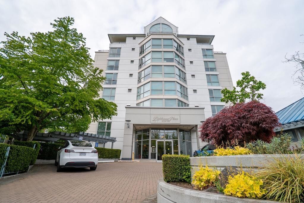 Property Photo:  5860 Dover Crescent 106  BC V7C 5S6 
