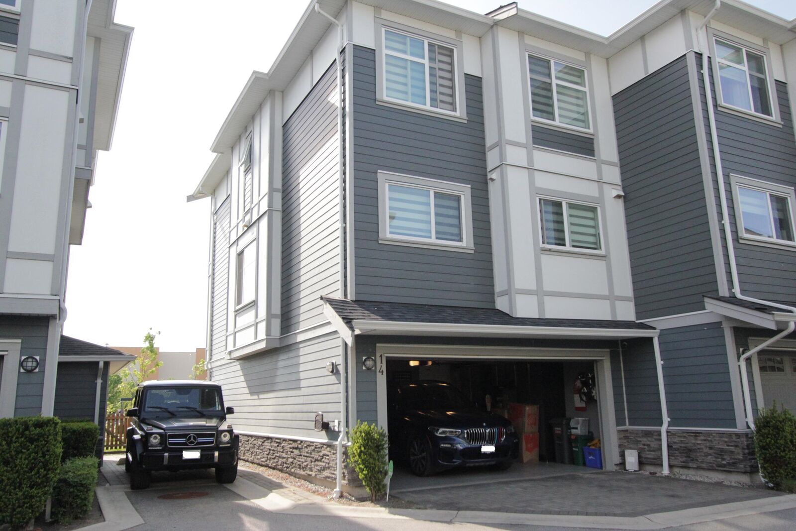 Property Photo: 9560 Alexandra Road 14 BC V6X 1C5