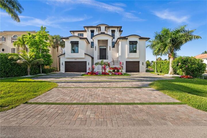 Property Photo: 380 Trade Winds Ave FL 34108