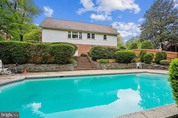 Property Photo:  3709 Camelot Drive  VA 22003 