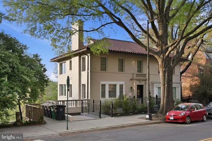 Property Photo:  2800 Adams Mill Road NW 2  DC 20009 