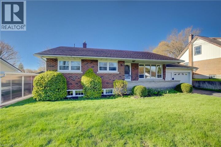 Property Photo:  560 Prince Charles Street  ON N0G 2L3 