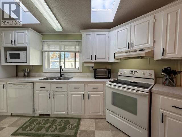 Property Photo:  39-986 Range Road  YT Y1A 4V1 