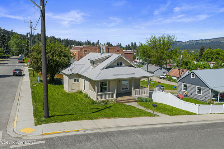 Property Photo:  141 S 13th St  ID 83861 