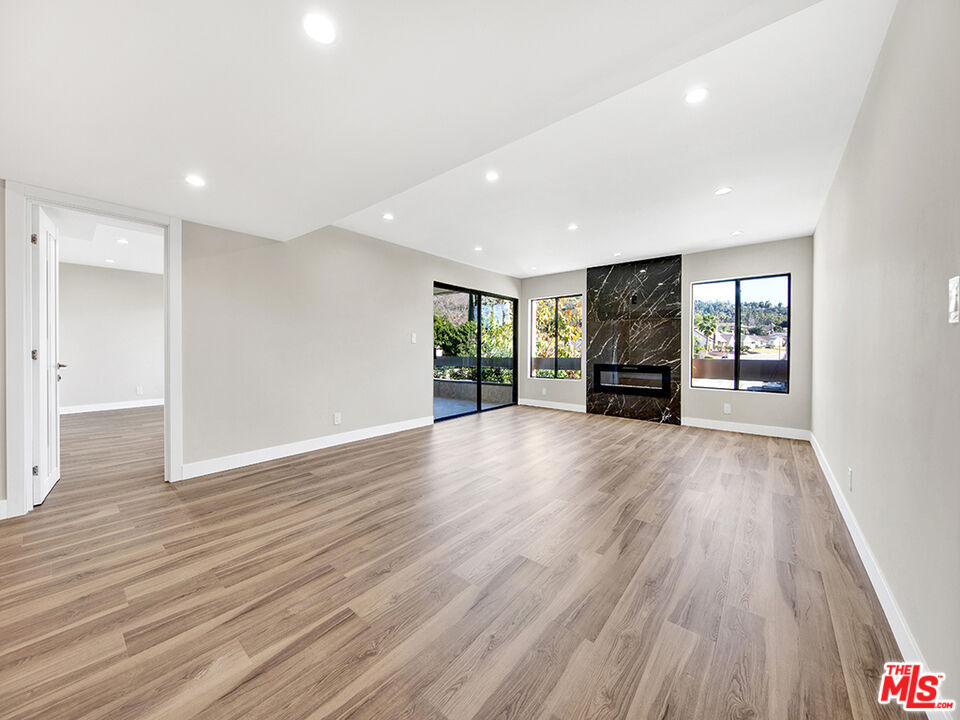 Property Photo:  1325 Valley View Rd  CA 91202 