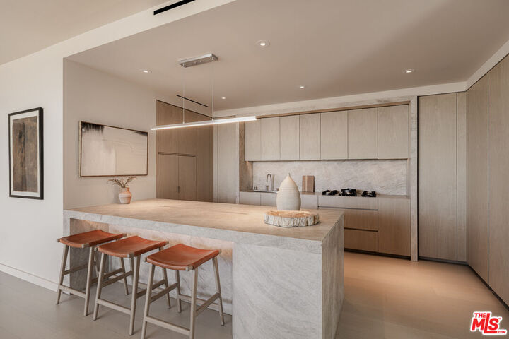 Property Photo:  9200 Wilshire Blvd  CA 90212 
