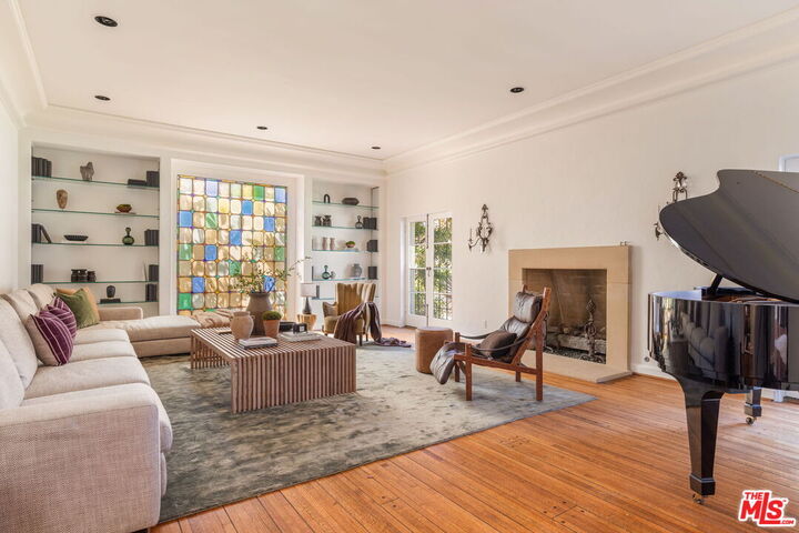 Property Photo:  510 N Alta Dr  CA 90210 