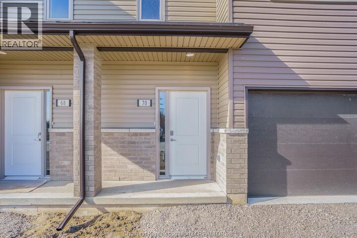 Property Photo:  20 Magnolia Lane  ON N7M 0W7 