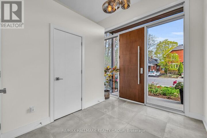 Property Photo:  92 Grange Avenue  ON K1Y 0N9 