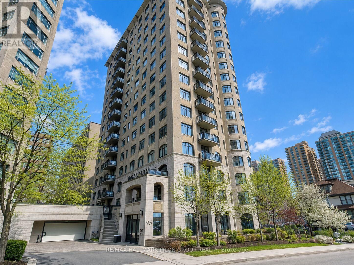 Property Photo:  95 Bronson Avenue 902  ON K1R 1E2 