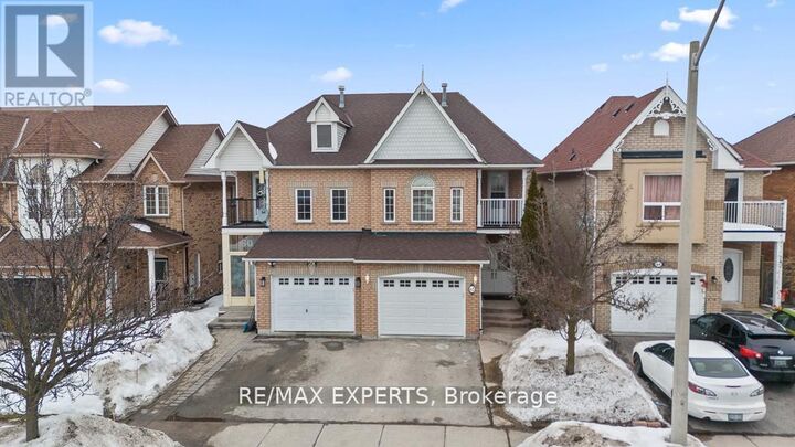 Property Photo:  62 Colonial Crescent  ON L4E 3X3 