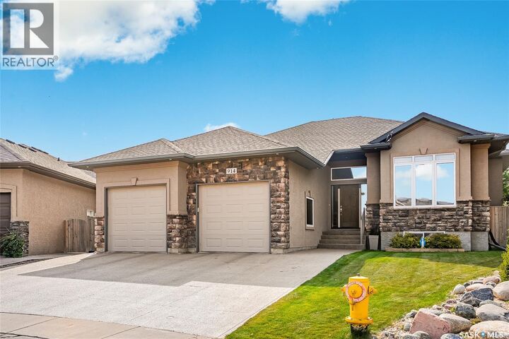 Property Photo:  914 Paton Bay  SK S7W 0B9 