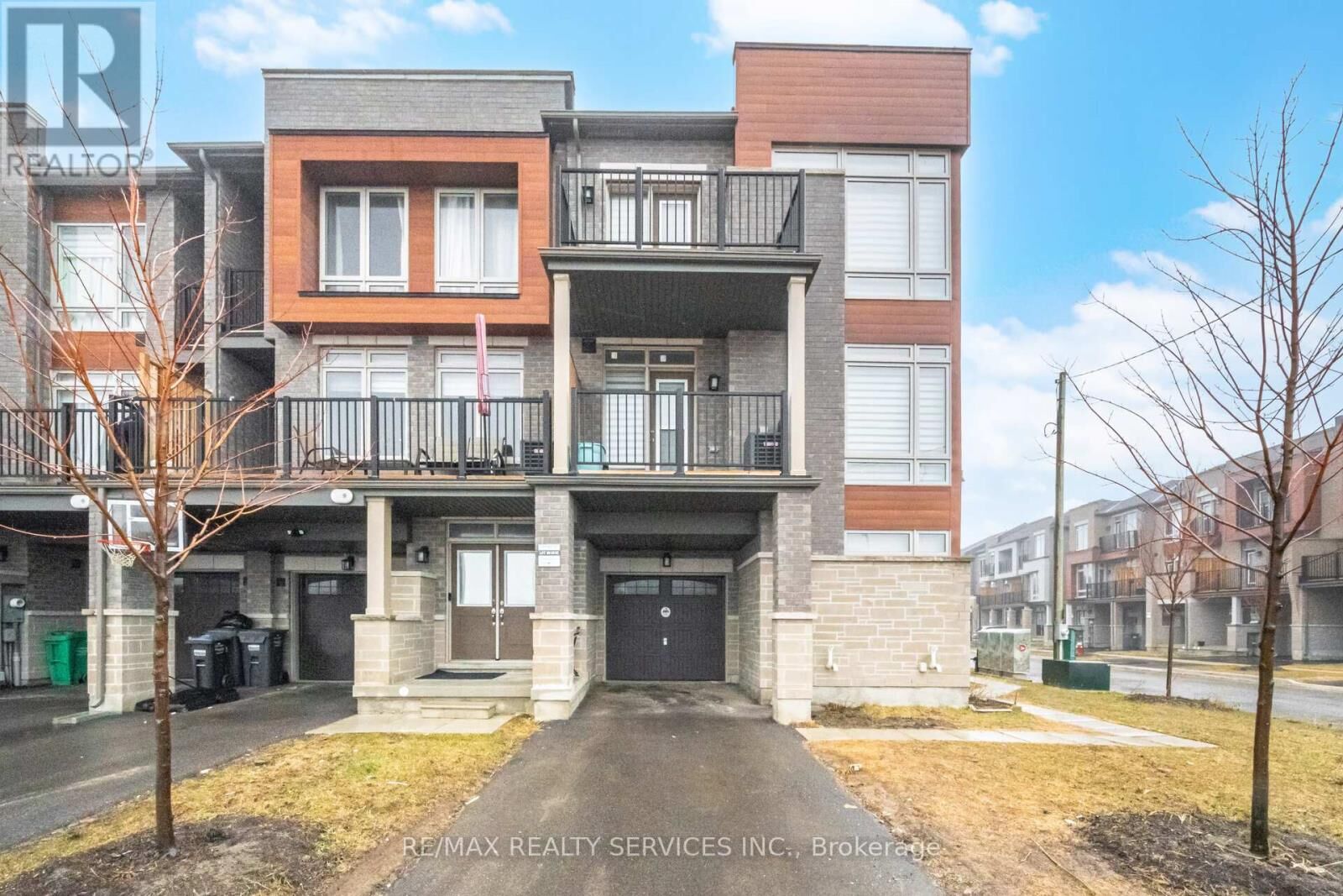 Property Photo:  68 Donald Ficht Crescent  ON L7A 0B7 