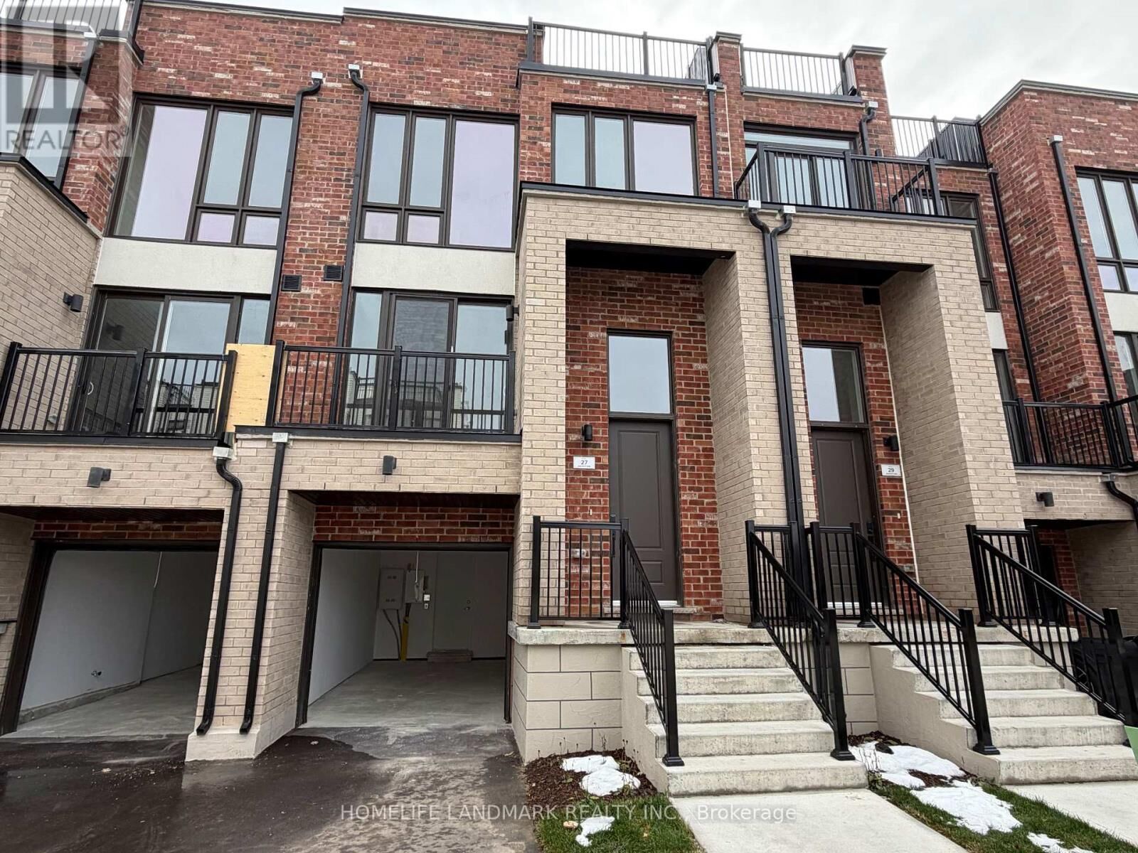 Property Photo:  27 Bancroft Lane  ON L4E 1M1 