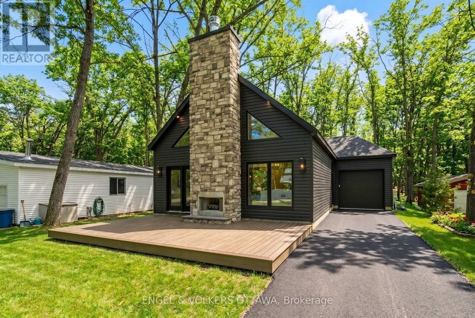 Property Photo:  557 Bayview Drive  ON K0A 3M0 
