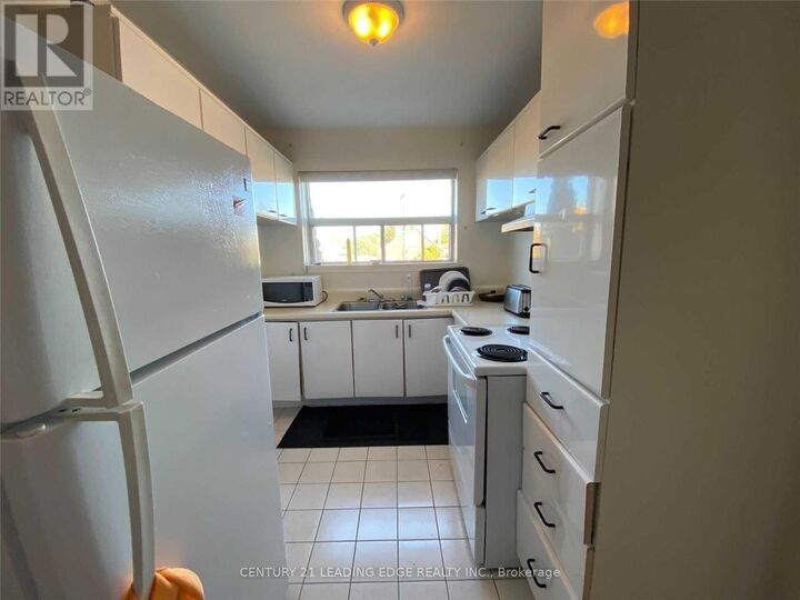 Property Photo:  108 Huntington Avenue 202  ON M1K 4L5 