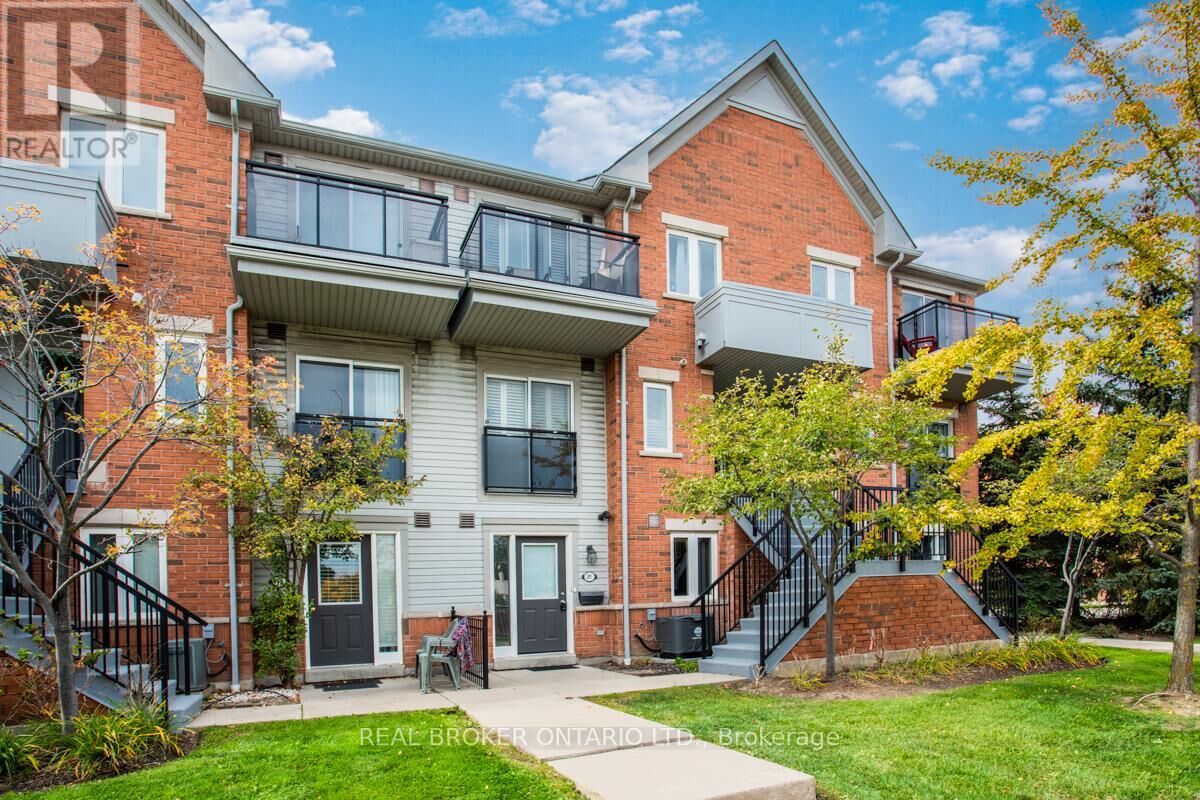Property Photo:  4620 Guildwood Way 21  ON L5R 4H5 