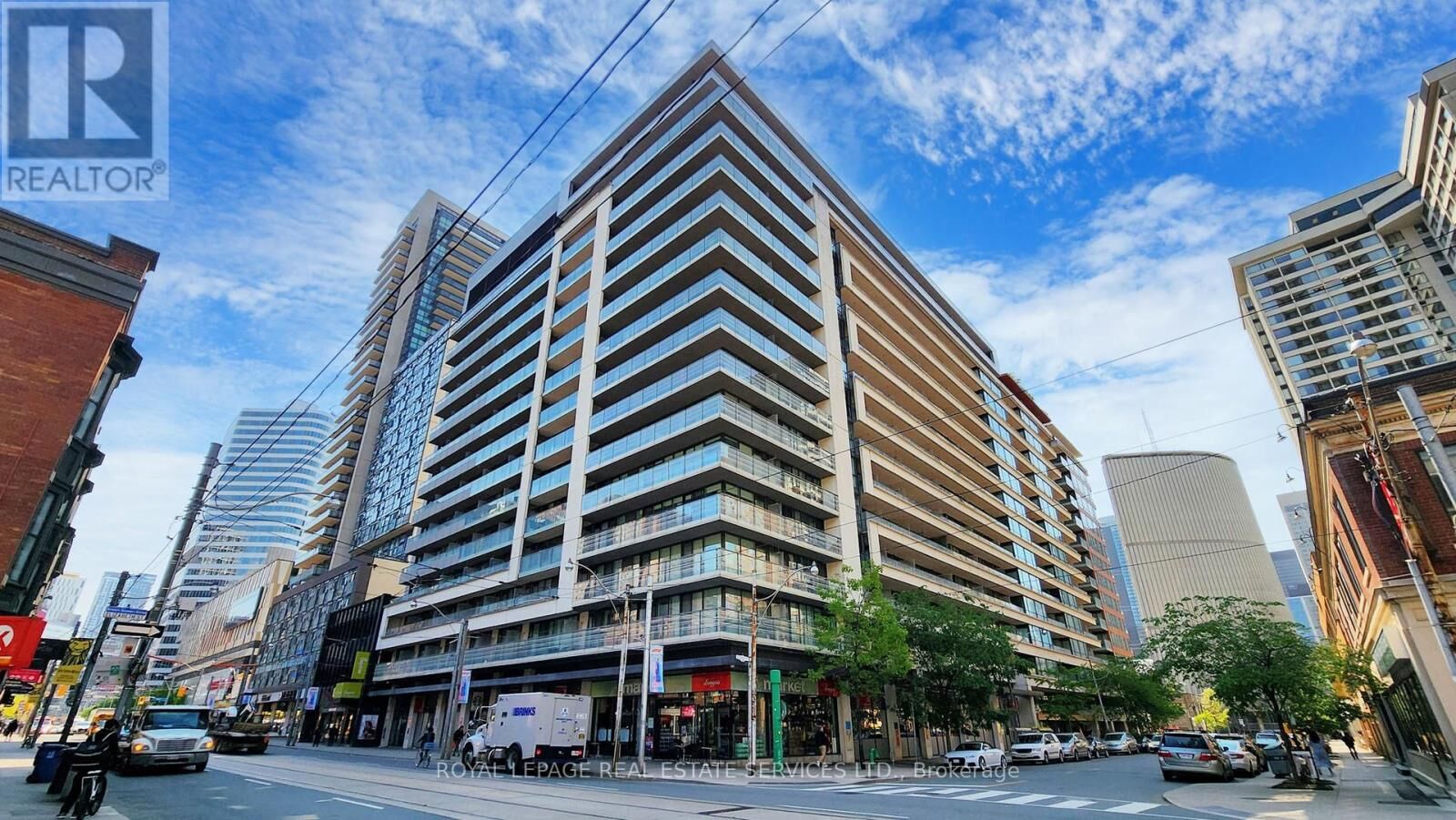 Property Photo:  111 Elizabeth Street 852  ON M5G 1P7 