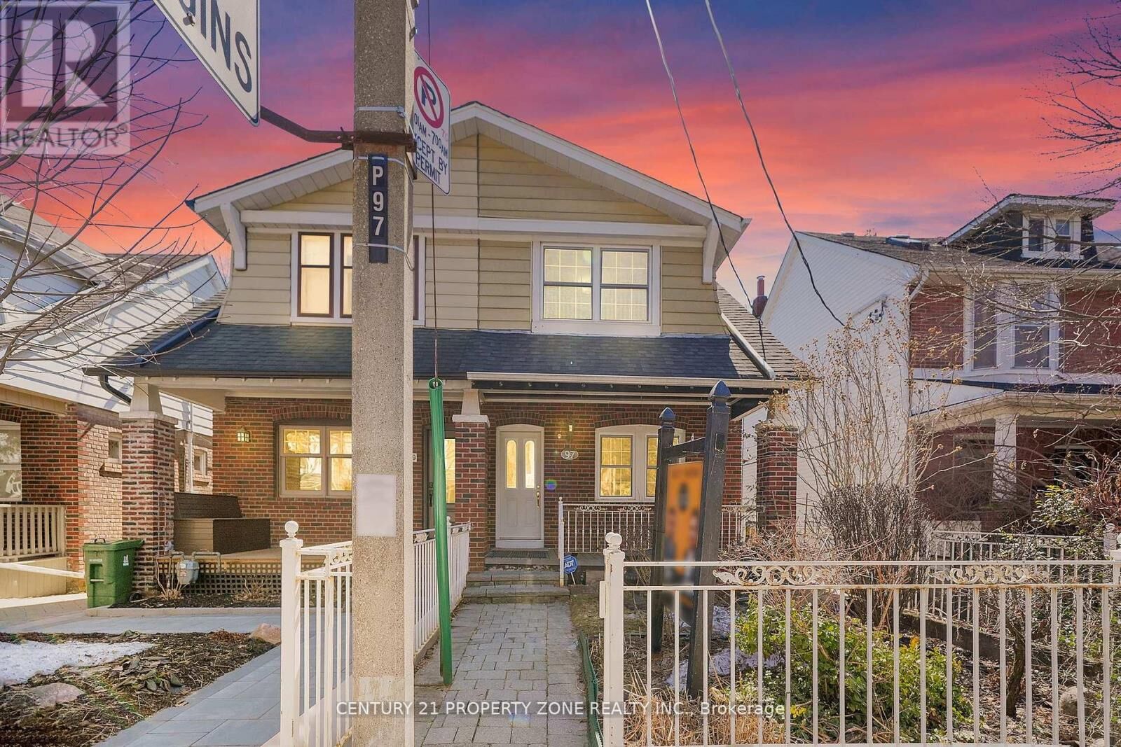 Property Photo:  97 Sparkhall Avenue  ON M4K 1G7 