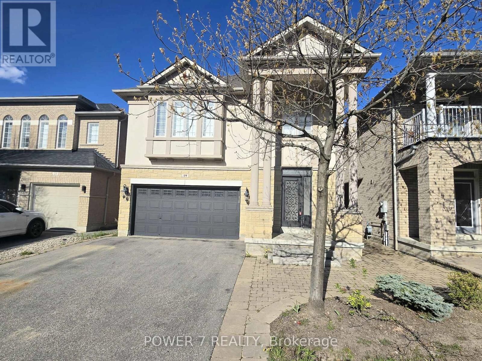 Property Photo:  19 Wheatfield Drive  ON L4H 2K7 