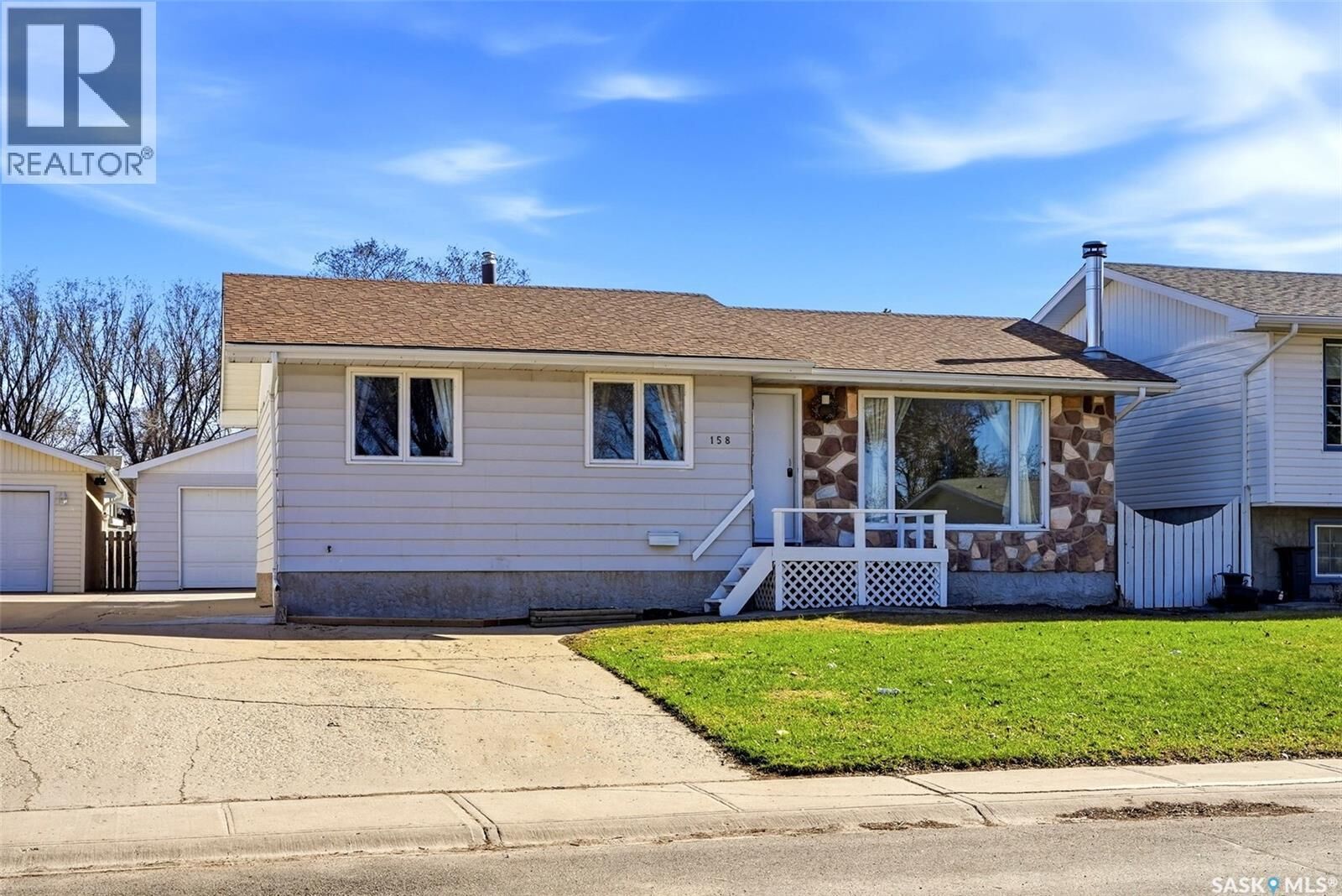 Property Photo:  158 Trifunov Crescent  SK S4R 7C9 