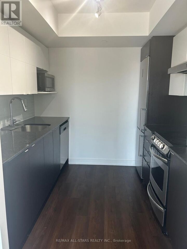 Property Photo:  160 Flemington Road 1004  ON M6A 1N6 
