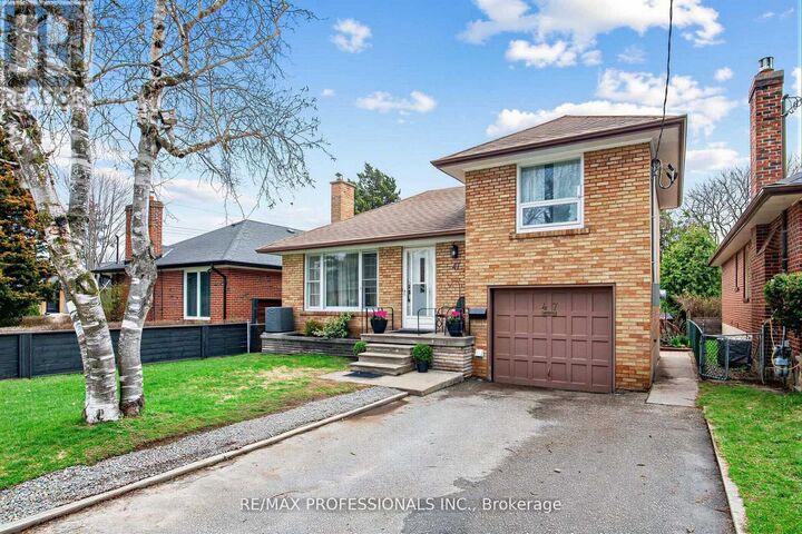 Property Photo:  47 Claymore Drive  ON M8Z 2S3 
