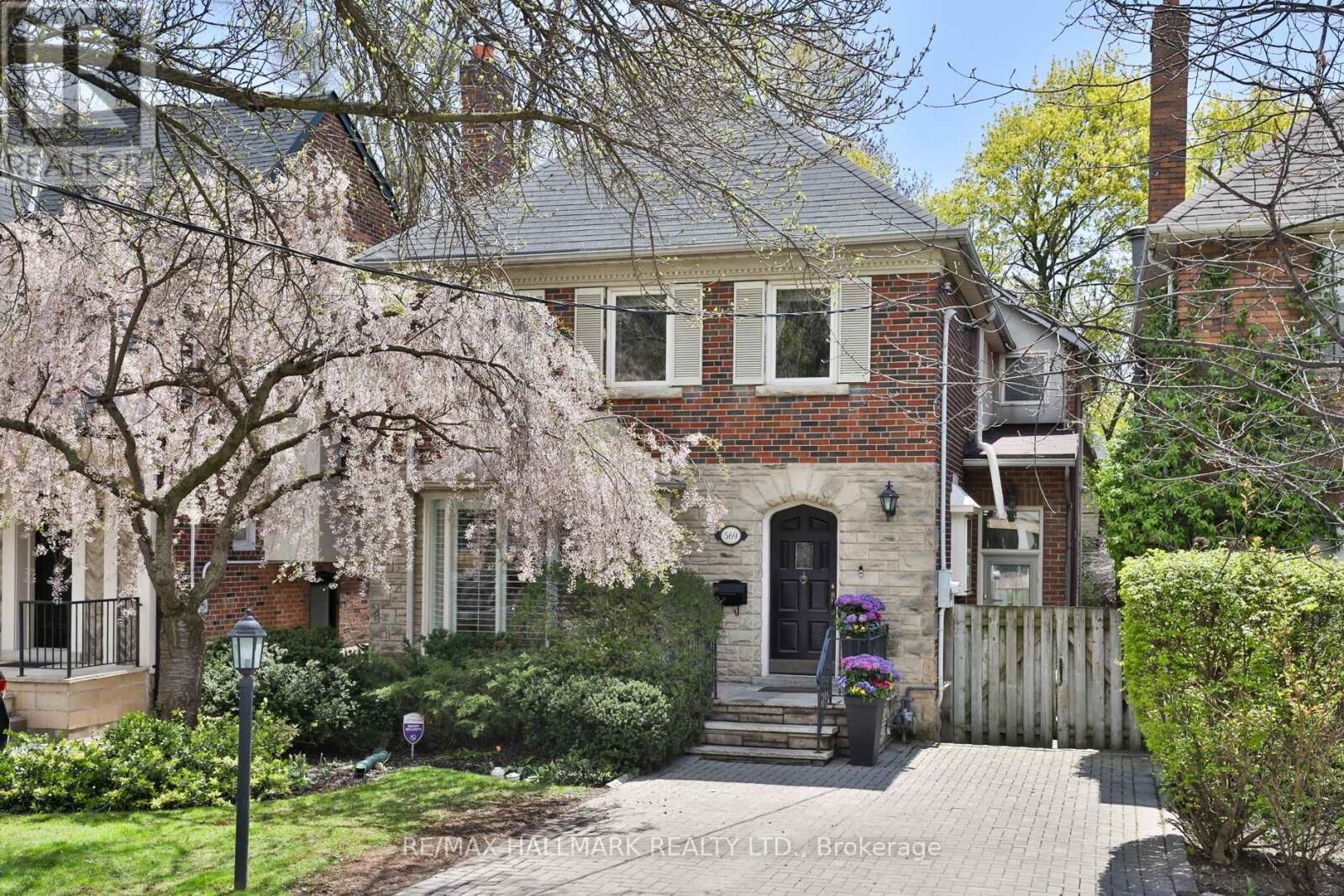 Property Photo:  569 Briar Hill Avenue  ON M5N 1N1 