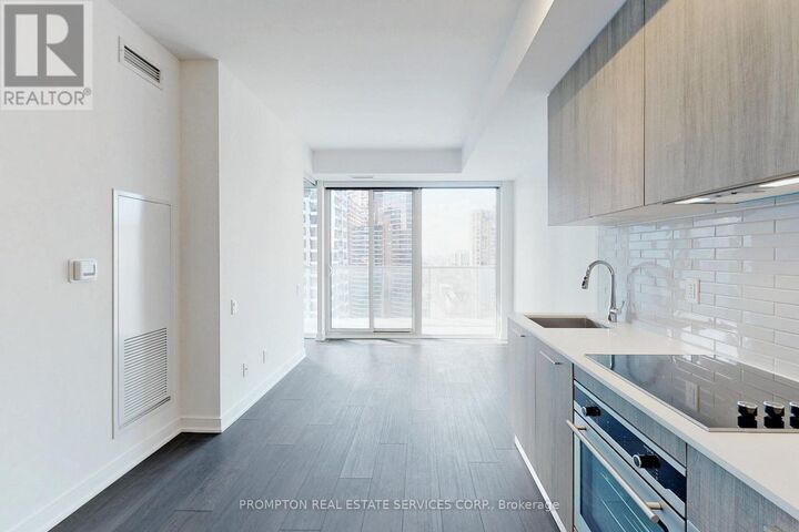 Property Photo:  3 Gloucester Street 1010  ON M4Y 0C6 